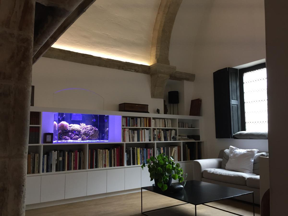 Bed and Breakfast Tour Sarrazine De Montaren Exterior foto