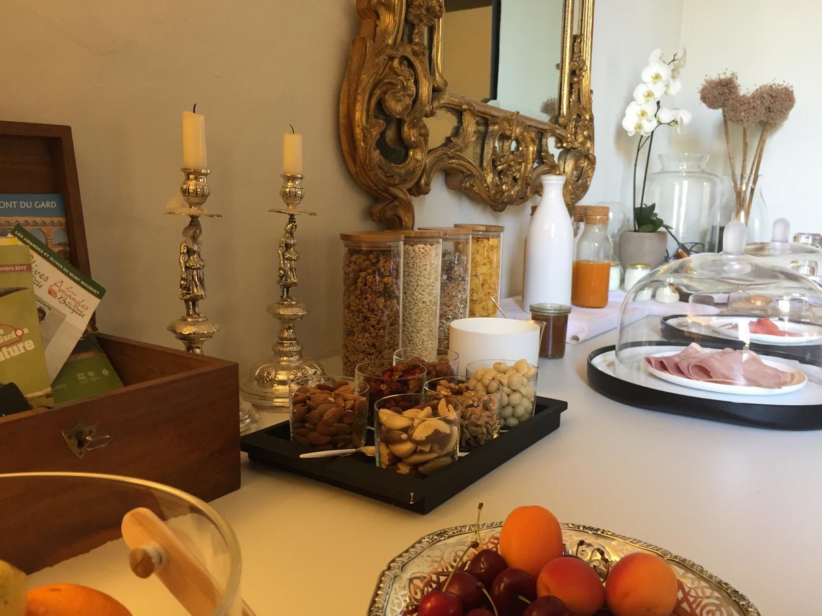 Bed and Breakfast Tour Sarrazine De Montaren Exterior foto