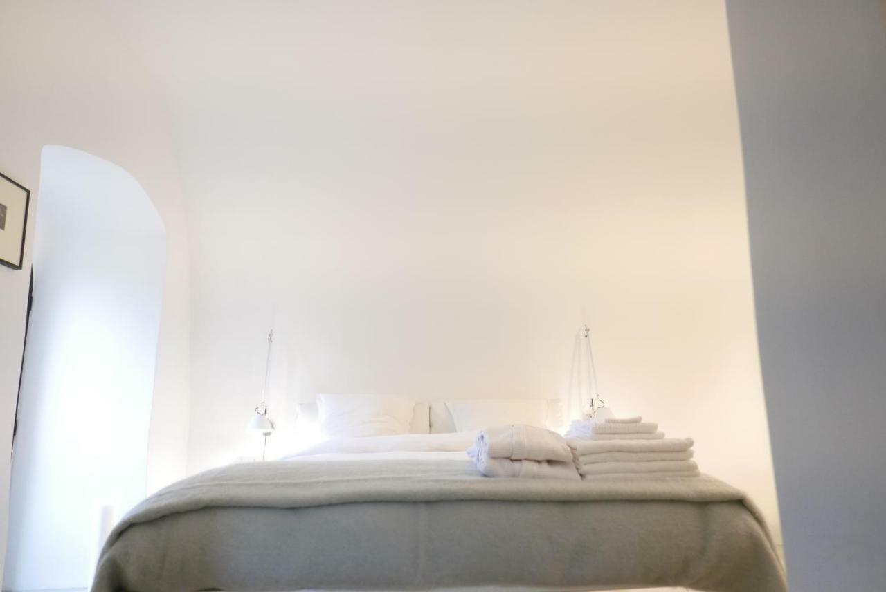 Bed and Breakfast Tour Sarrazine De Montaren Exterior foto